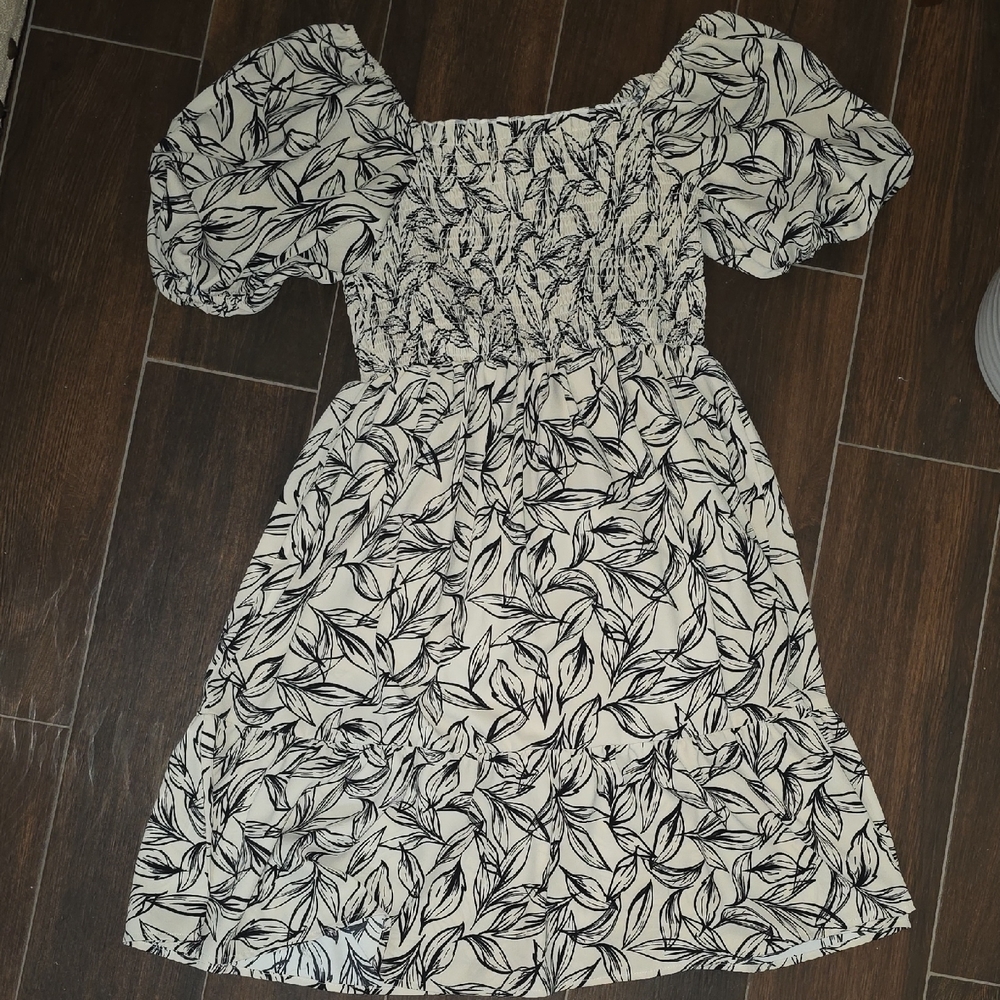 Black and Cream Leaf Print Dress